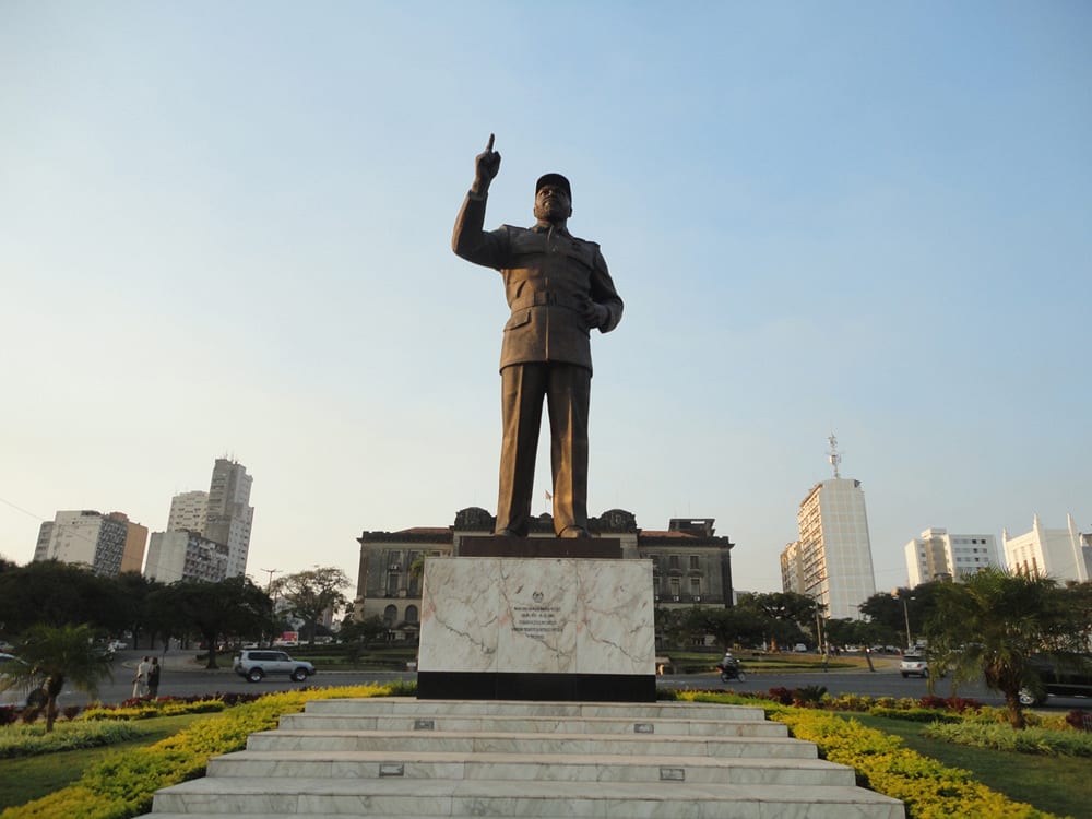 Estátua de Samora Machel na Praça da Independência, Maputo