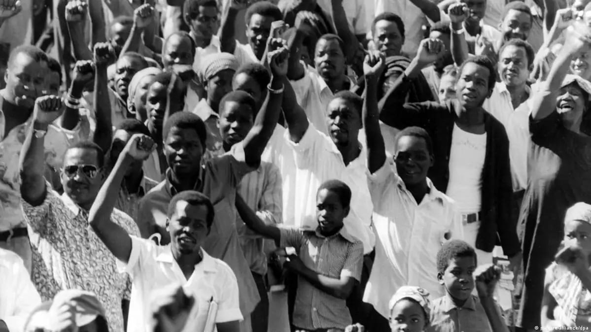 Understanding Mozambique's Independence: A Simple Guide for Travelers Celebração da independência de Moçambique, 25 de Junho de 1975