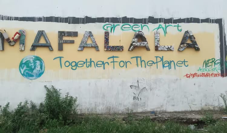 Mafalala community walking tour in Maputo